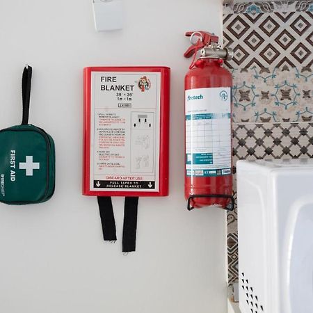 מסידה F3 Room 2, Private Room Two Single Beds Shared Bathroom מראה חיצוני תמונה