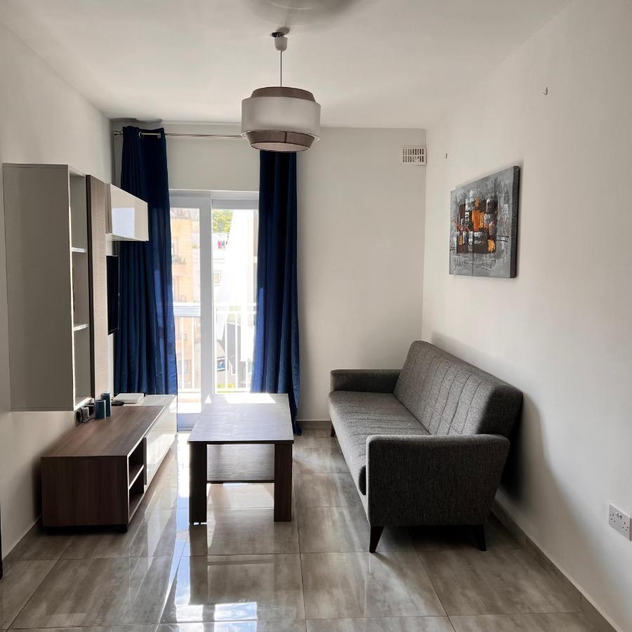 מסידה F3 Room 2, Private Room Two Single Beds Shared Bathroom מראה חיצוני תמונה