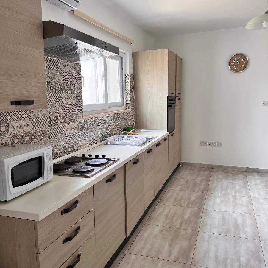 מסידה F3 Room 2, Private Room Two Single Beds Shared Bathroom מראה חיצוני תמונה